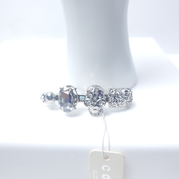 3 Figure Silver Skull and stone Ring - Picture 6 of 7